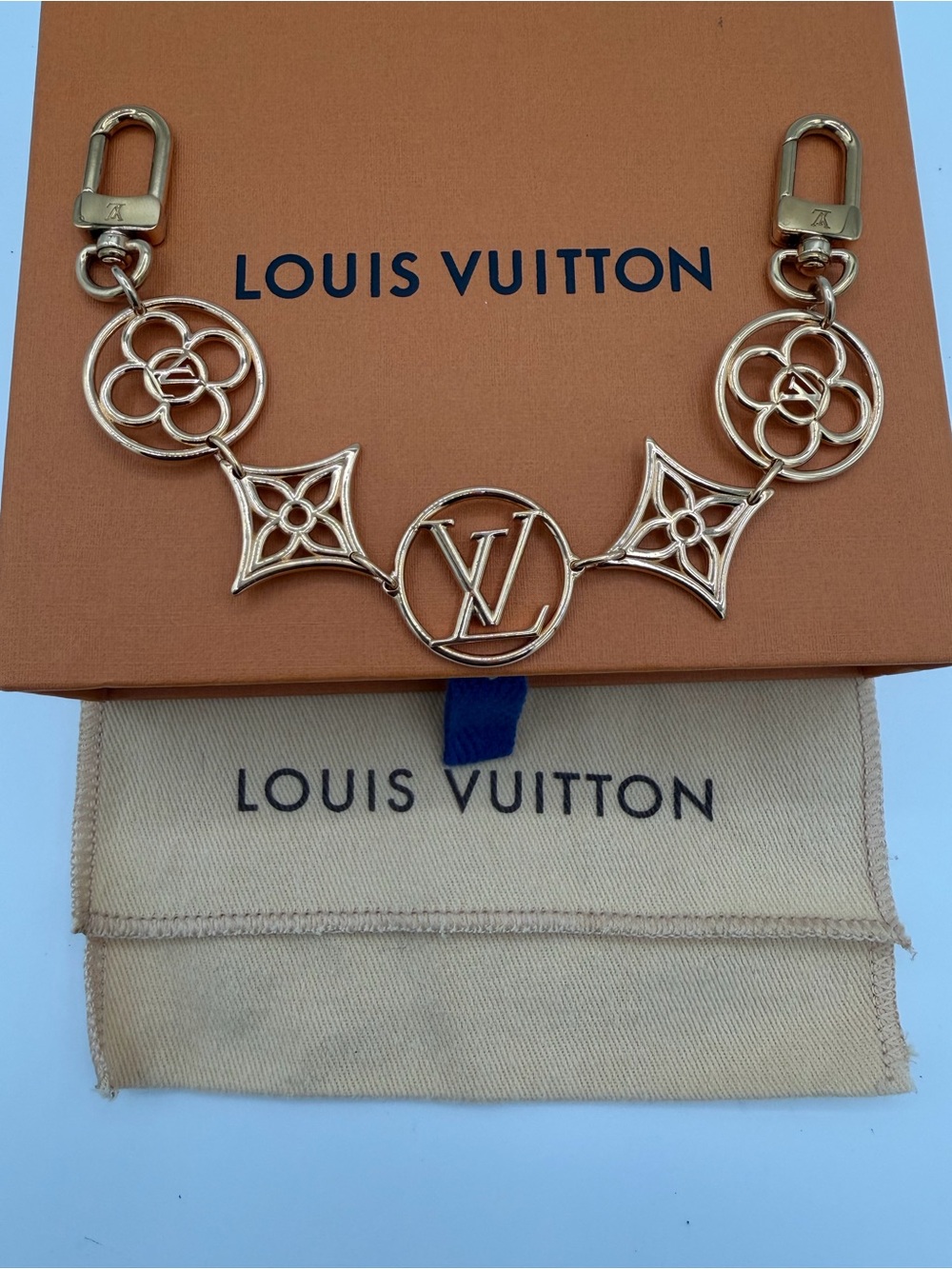 Louis Vuitton key chain charm Rare 🔥in box - Picture 3 of 9